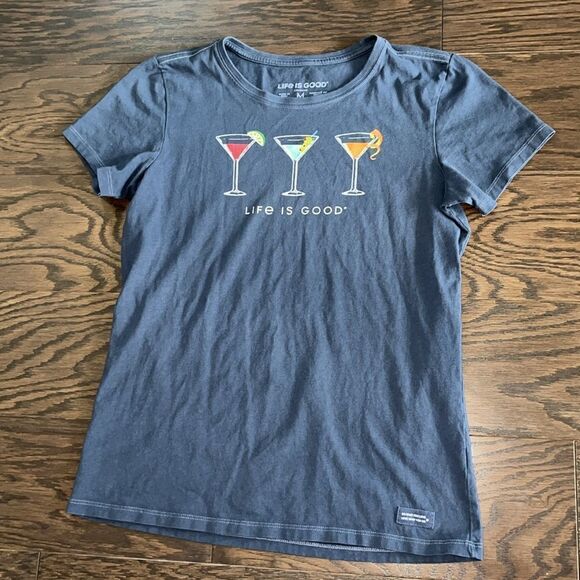 Life is Good women’s crusher Martini cocktail party Seaside Beach babe T shirt M - Picture 2 of 3